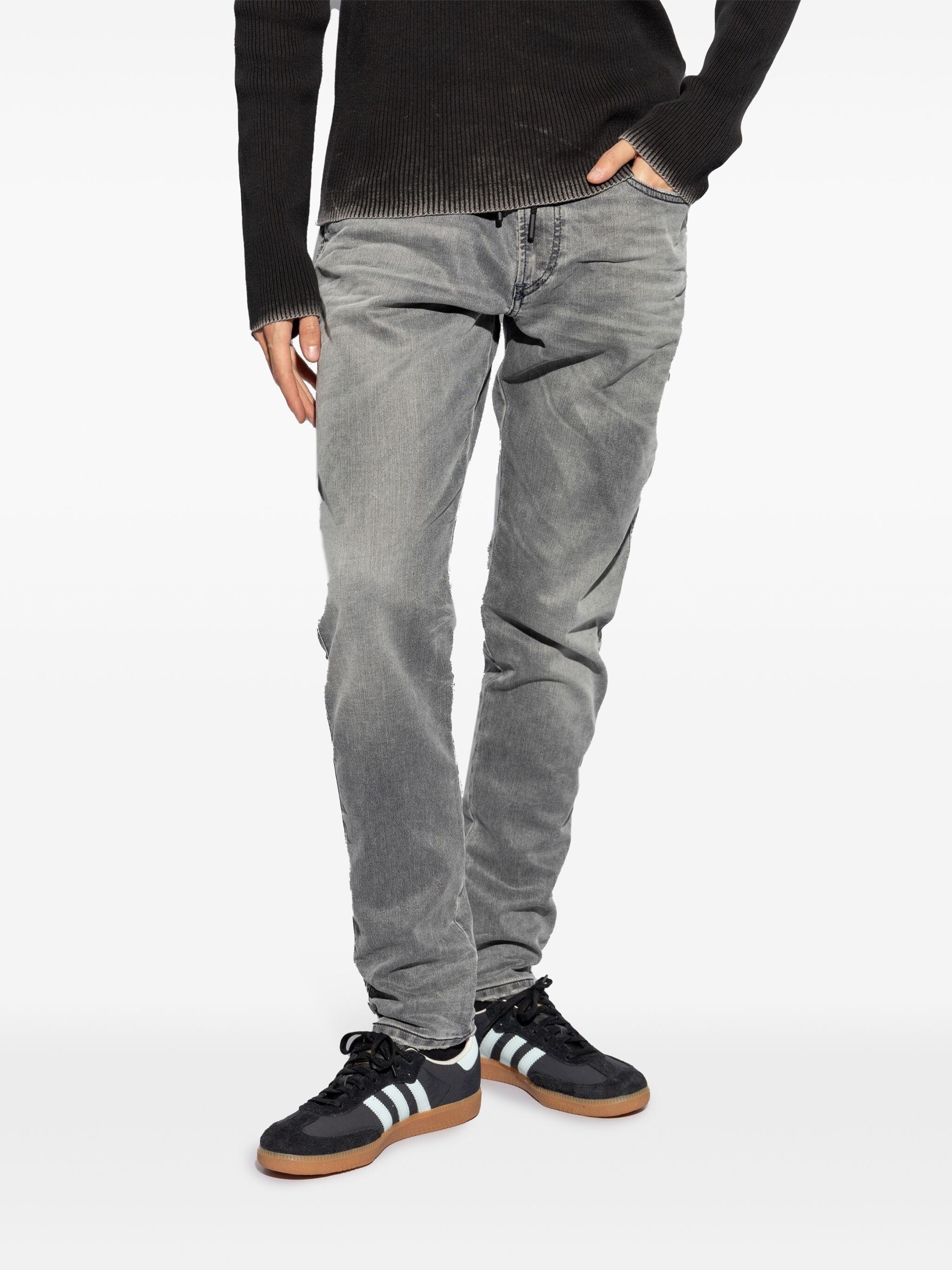 DIESEL 2060 D-STRUNK JOGG JEANS