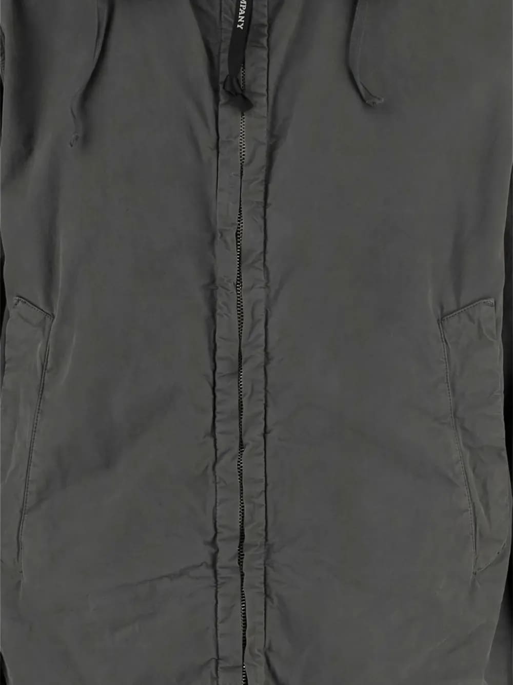 CHAQUETA C.P. COMPANY GORRO